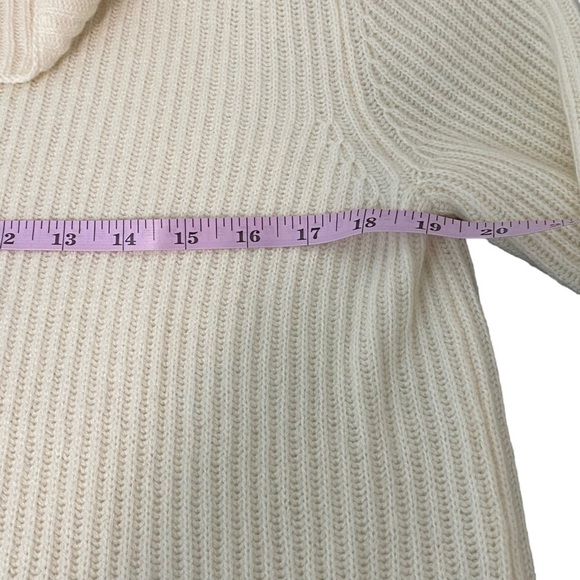 VINCE - IVORY TURTLENECK - 100% CASHMERE - FITS LIKE A MEDIUM -  B18 - Picture 5 of 8